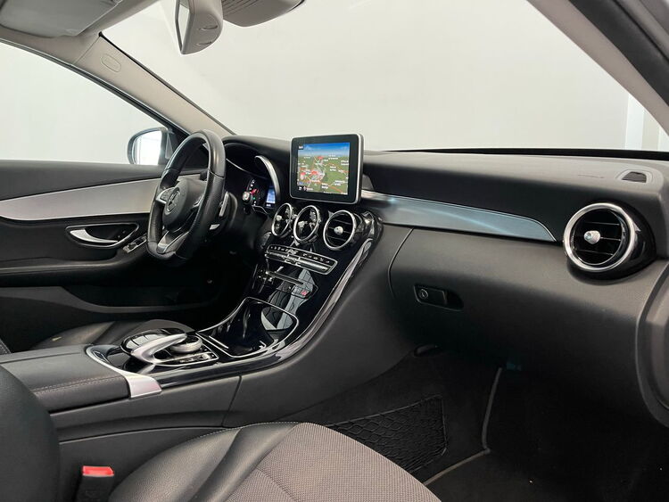 Mercedes Clase C 220 foto 13