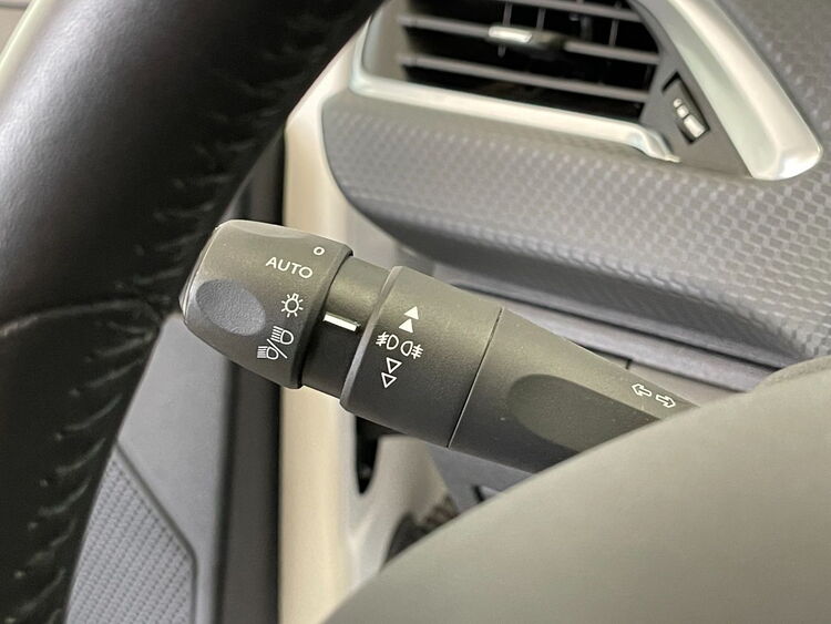Peugeot 208 STYLE foto 24
