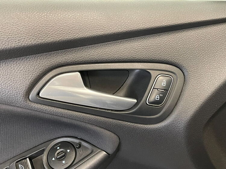 Ford Focus TREND + foto 19