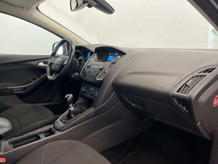 Ford Focus TREND + foto 31