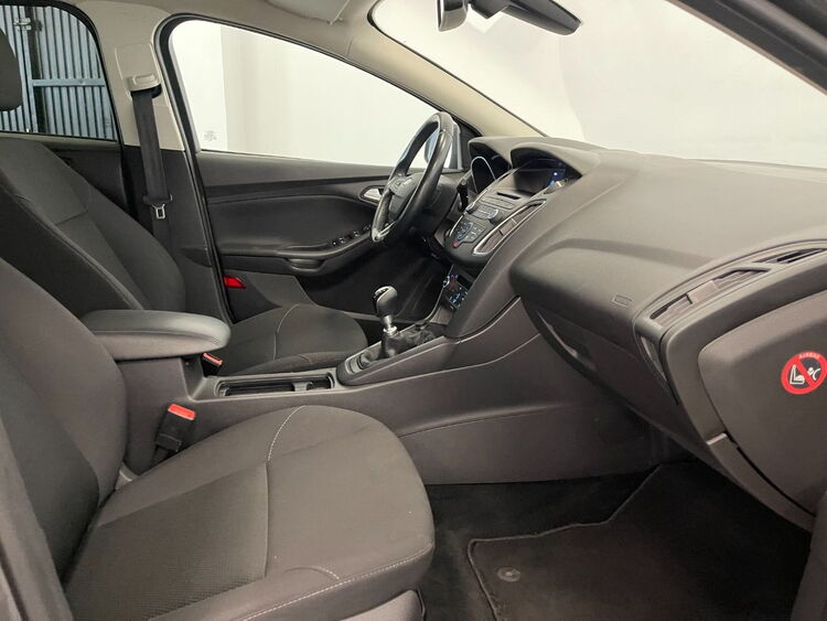 Ford Focus TREND + foto 32