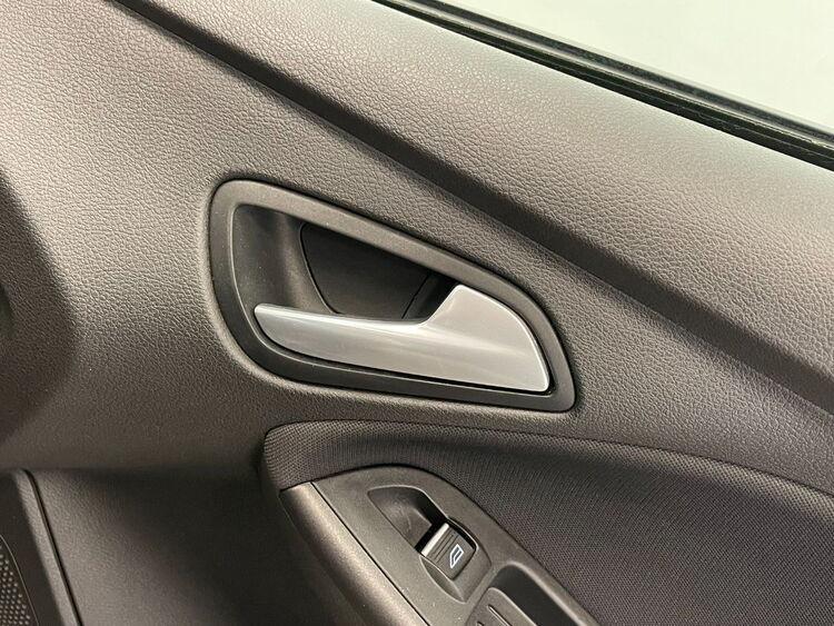 Ford Focus TREND + foto 33