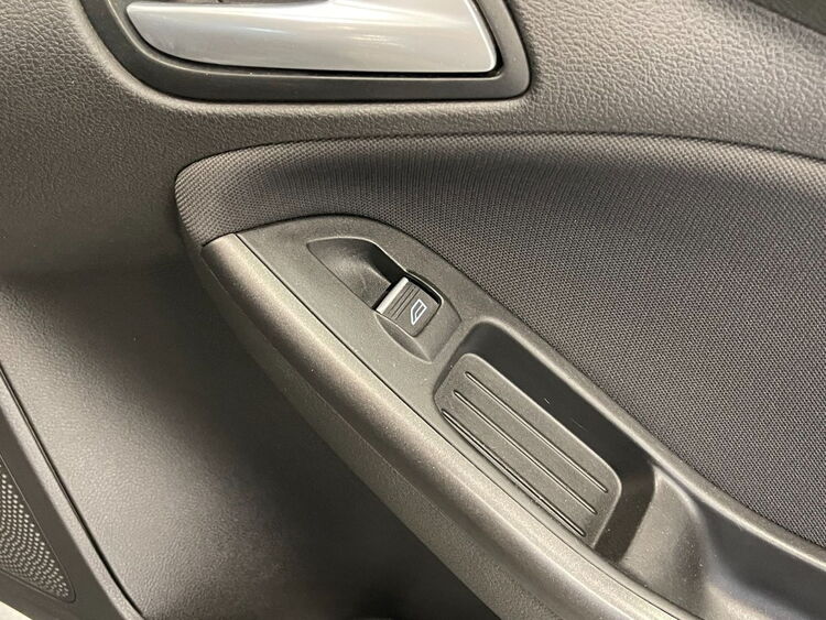 Ford Focus TREND + foto 34
