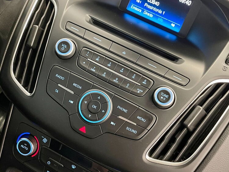 Ford Focus TREND + foto 37