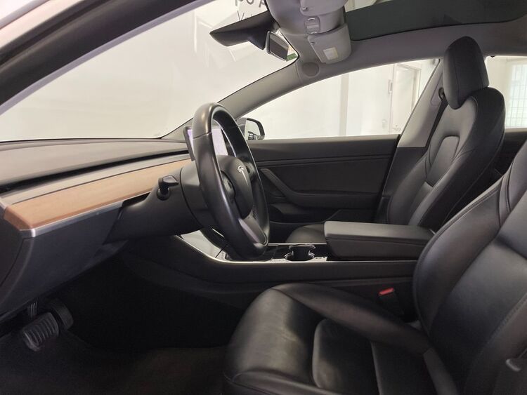 Tesla Model 3 GRAN AUTONOMÍA foto 16