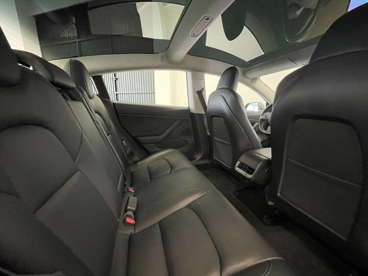 Tesla Model 3 GRAN AUTONOMÍA foto 37