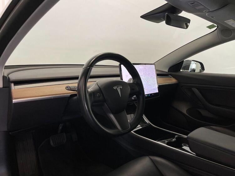 Tesla Model 3 GRAN AUTONOMÍA foto 8