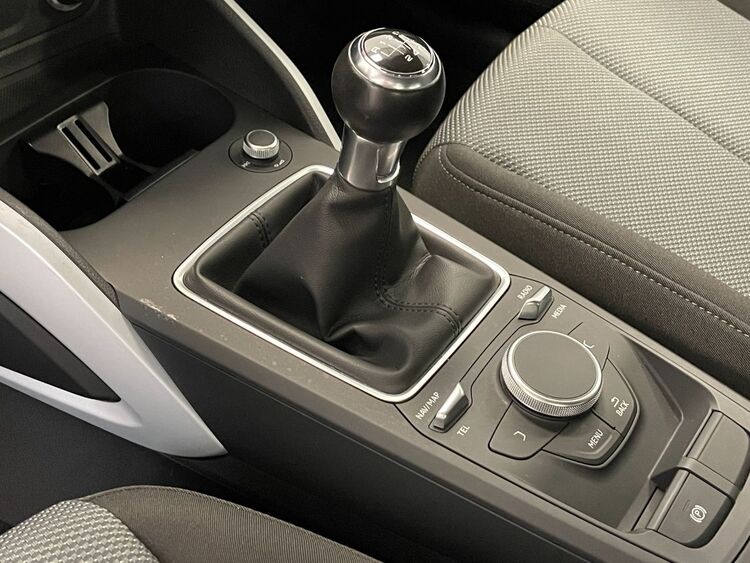 Audi Q2 DESIGN EDITION foto 32
