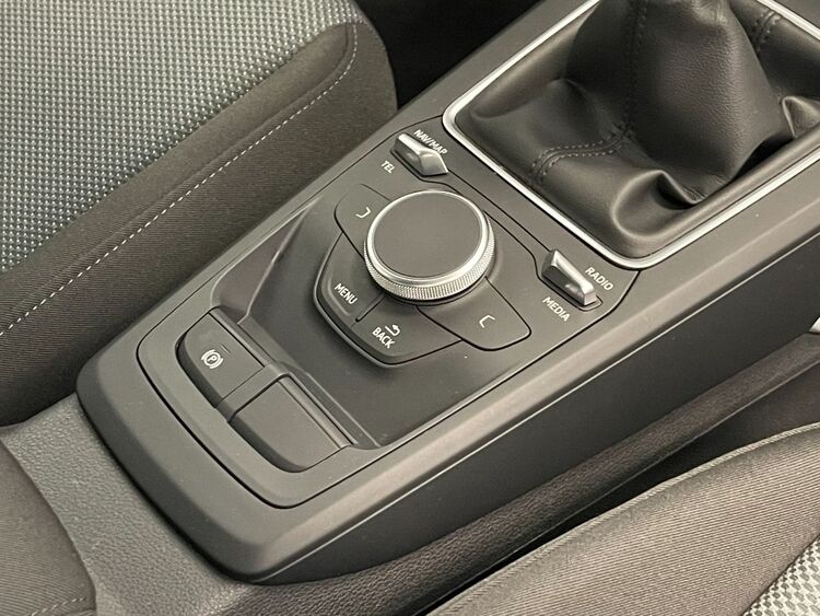 Audi Q2 DESIGN EDITION foto 43