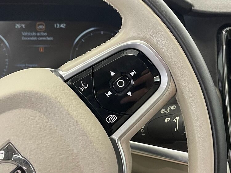 Volvo V90 Cross Country 4WD AUTO foto 24