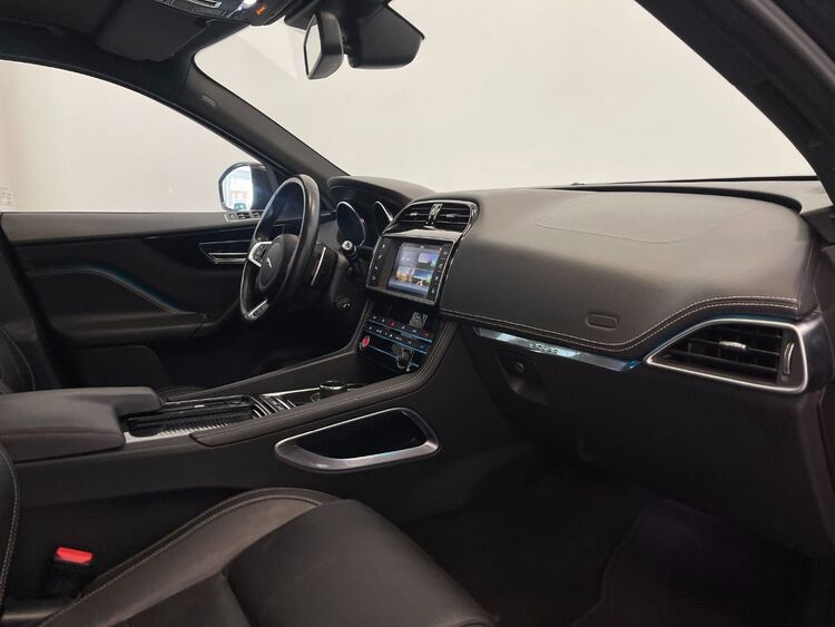 Jaguar F-Pace R SPORT foto 13