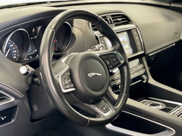 Jaguar F-Pace R SPORT foto 23