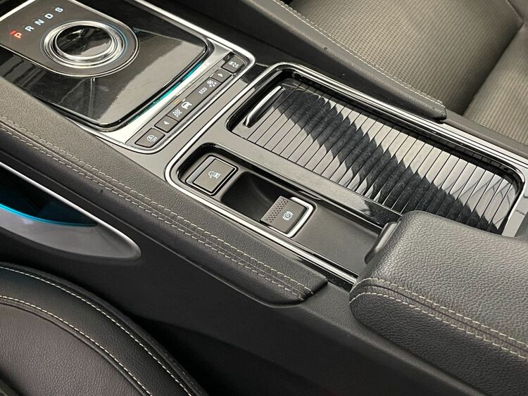 Jaguar F-Pace R SPORT foto 31