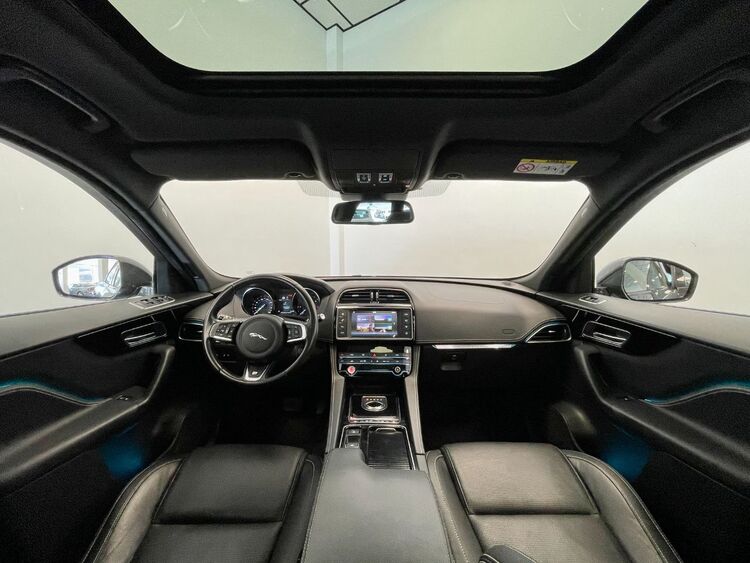 Jaguar F-Pace R SPORT foto 33