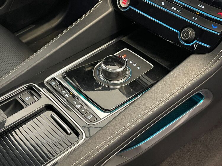 Jaguar F-Pace R SPORT foto 44