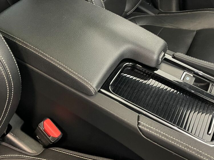 Jaguar F-Pace R SPORT foto 47