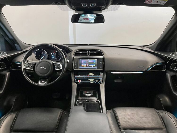 Jaguar F-Pace R SPORT foto 9