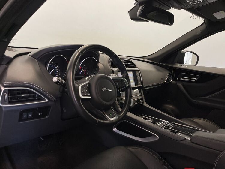 Jaguar F-Pace R SPORT foto 10